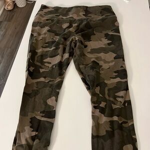 Wild Fable army fatigue Stretch pants